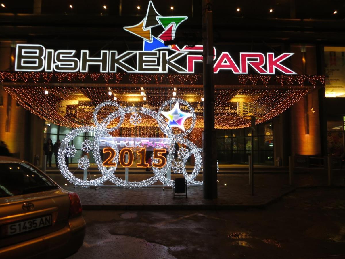 Bishkek Sunny Apartment In The Center ภายนอก รูปภาพ